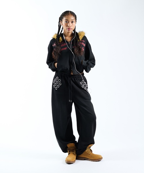 FTW(エフティダブリュー)の「FRONT LOGO ZIP UP FUR HOODIE(パーカー・レディース・グレー/ブラック/レッド・MEDIUM/LARGE/SMALL)」の4枚目の写真