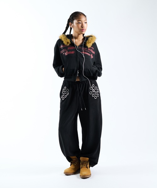 FTW(エフティダブリュー)の「FRONT LOGO ZIP UP FUR HOODIE(パーカー・レディース・グレー/ブラック/レッド・MEDIUM/LARGE/SMALL)」の5枚目の写真