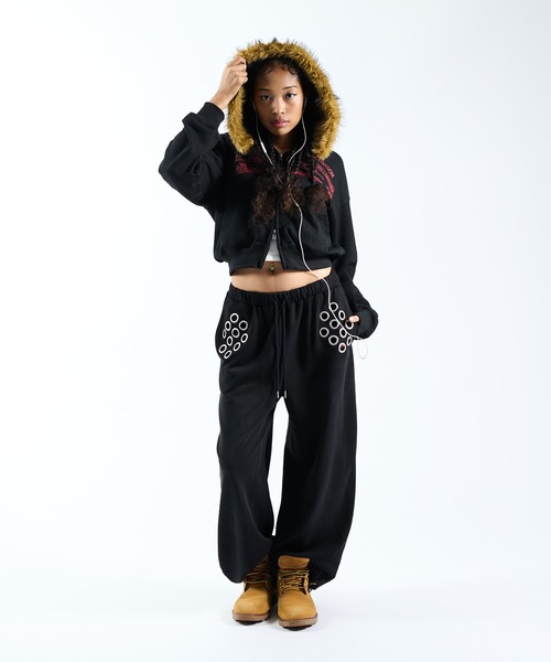 FTW(エフティダブリュー)の「FRONT LOGO ZIP UP FUR HOODIE(パーカー・レディース・グレー/ブラック/レッド・MEDIUM/LARGE/SMALL)」の6枚目の写真