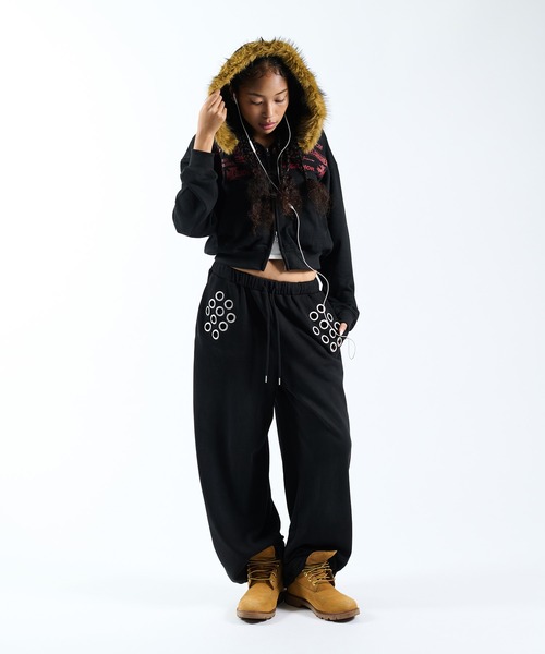 FTW(エフティダブリュー)の「FRONT LOGO ZIP UP FUR HOODIE(パーカー・レディース・グレー/ブラック/レッド・MEDIUM/LARGE/SMALL)」の7枚目の写真