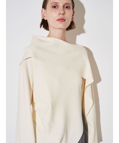 ELENDEEK（エレンディーク）の「アシンメトリーラッフルニット（ニット/セーター・レディース・ブラック/ブラウン/オフホワイト・FREE）」の9枚目の写真