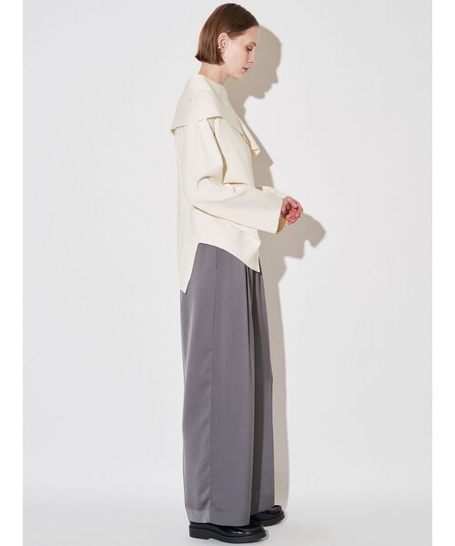 ELENDEEK（エレンディーク）の「アシンメトリーラッフルニット（ニット/セーター・レディース・ブラック/ブラウン/オフホワイト・FREE）」の13枚目の写真