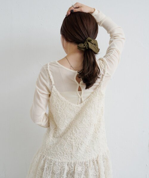 Kastane（カスタネ）の「【4色展開/fiw.】スエードシュシュ（シュシュ・レディース・アイボリー/カーキ/ダークブラウン/キャメル・FREE）」の11枚目の写真