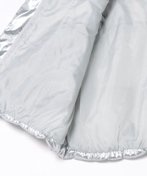 CECIL McBEE（セシルマクビー）の「グロッシーエナメル中綿ベスト（その他アウター・レディース・シルバー/グレー・LARGE/MEDIUM）」の3枚目の写真