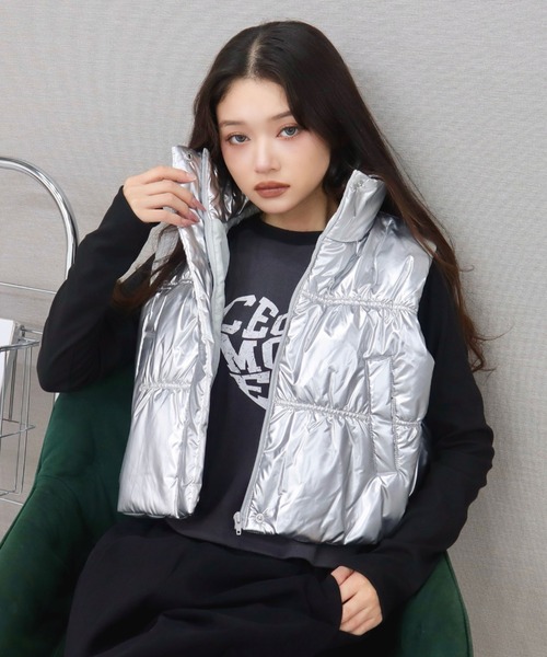 CECIL McBEE（セシルマクビー）の「グロッシーエナメル中綿ベスト（その他アウター・レディース・シルバー/グレー・LARGE/MEDIUM）」の14枚目の写真