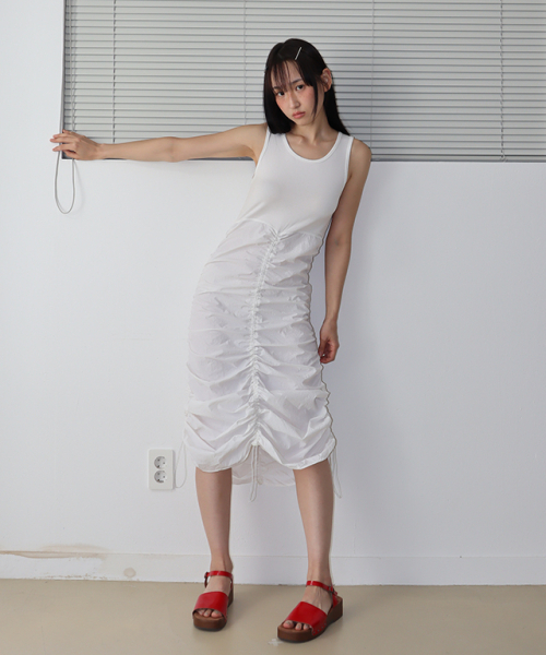 RONRON（ロンロン）の「SLEEVELESS SHIRRING DRESS WHITE（ワンピース・レディース・その他・FREE）」の4枚目の写真