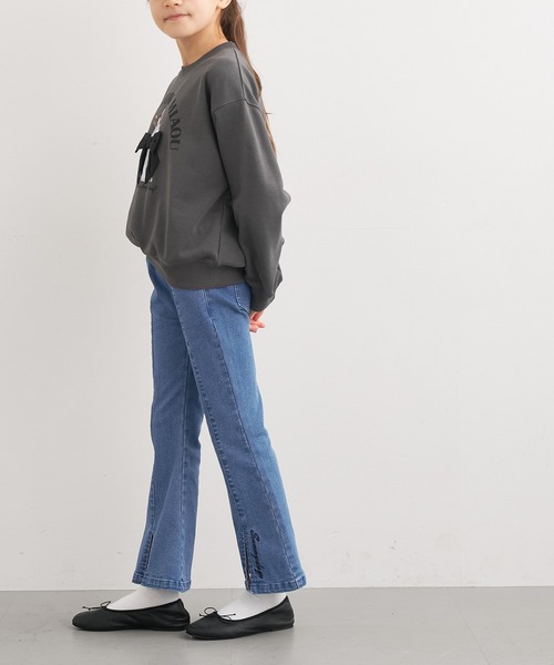 coca（coca）（コカ）の「キッズ　デニム刺繍フレアパンツ（デニムパンツ・キッズ・ブラック/ブルー・150/130/120/140）」の5枚目の写真