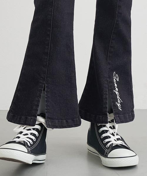 coca（coca）（コカ）の「キッズ　デニム刺繍フレアパンツ（デニムパンツ・キッズ・ブラック/ブルー・150/130/120/140）」の11枚目の写真