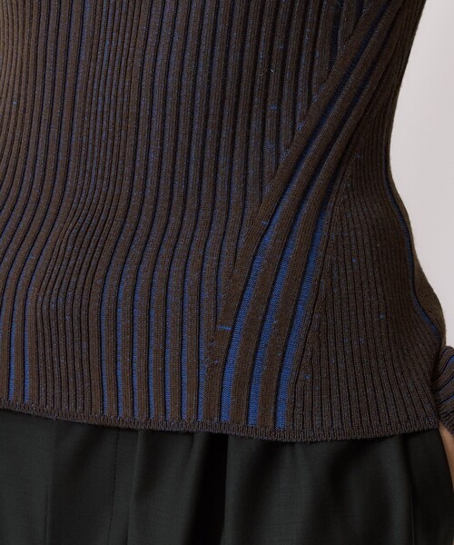 UNITED TOKYO(ユナイテッドトウキョウ)の「【残りわずか!】スリムリブラインニット|ウォッシャブル/オフィスカジュアル/ニット/細見え/春服(ニット/セーター・レディース・ベージュ/ブラック/ブルー・FREE)」の10枚目の写真