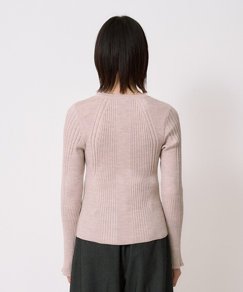 UNITED TOKYO(ユナイテッドトウキョウ)の「【残りわずか!】スリムリブラインニット|ウォッシャブル/オフィスカジュアル/ニット/細見え/春服(ニット/セーター・レディース・ベージュ/ブラック/ブルー・FREE)」の13枚目の写真