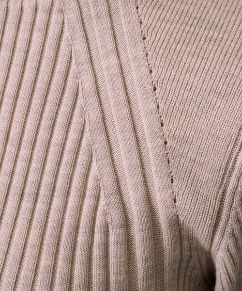 UNITED TOKYO(ユナイテッドトウキョウ)の「【残りわずか!】スリムリブラインニット|ウォッシャブル/オフィスカジュアル/ニット/細見え/春服(ニット/セーター・レディース・ベージュ/ブラック/ブルー・FREE)」の4枚目の写真