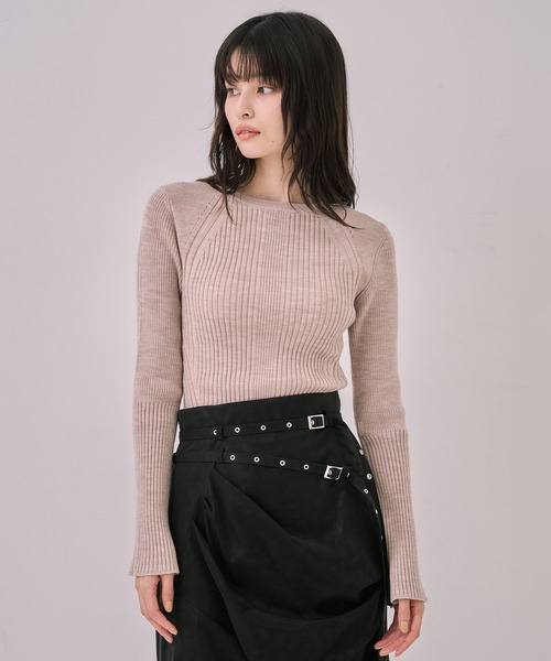 UNITED TOKYO(ユナイテッドトウキョウ)の「【残りわずか!】スリムリブラインニット|ウォッシャブル/オフィスカジュアル/ニット/細見え/春服(ニット/セーター・レディース・ベージュ/ブラック/ブルー・FREE)」の22枚目の写真