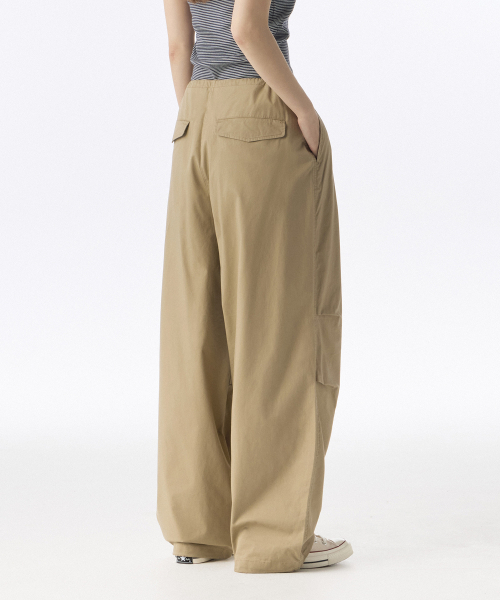 MUSINSA STANDARD WOMAN（ムシンサスタンダードウーマン）の「ウィメンズコットンパラシュートパンツ[ベージュ]（スウェットパンツ・レディース・その他・30/24/26/28/22）」の7枚目の写真