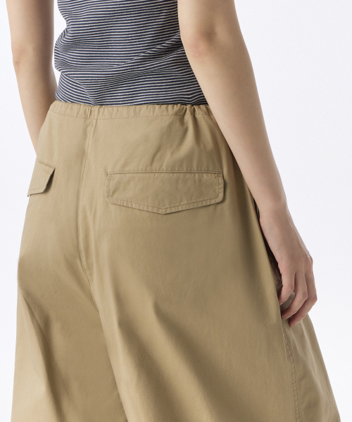 MUSINSA STANDARD WOMAN（ムシンサスタンダードウーマン）の「ウィメンズコットンパラシュートパンツ[ベージュ]（スウェットパンツ・レディース・その他・30/24/26/28/22）」の3枚目の写真