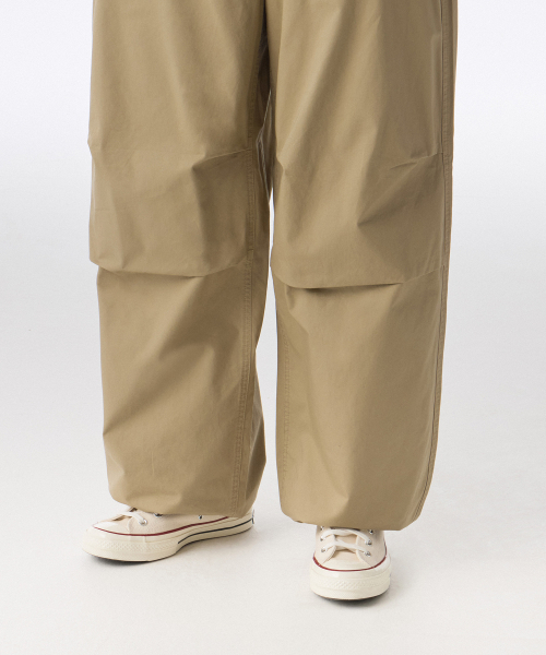MUSINSA STANDARD WOMAN（ムシンサスタンダードウーマン）の「ウィメンズコットンパラシュートパンツ[ベージュ]（スウェットパンツ・レディース・その他・30/24/26/28/22）」の6枚目の写真