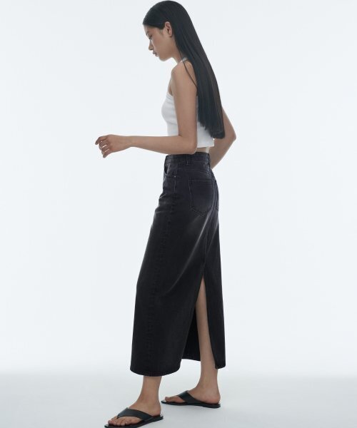 MUSINSA STANDARD WOMAN（ムシンサスタンダードウーマン）の「ウィメンズデニムマキシスカート[ウォッシュドブラック]（スカート・レディース・その他・X-SMALL/SMALL/MEDIUM/LARGE）」の2枚目の写真