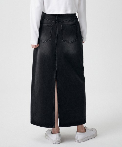 MUSINSA STANDARD WOMAN（ムシンサスタンダードウーマン）の「ウィメンズデニムマキシスカート[ウォッシュドブラック]（スカート・レディース・その他・X-SMALL/SMALL/MEDIUM/LARGE）」の6枚目の写真
