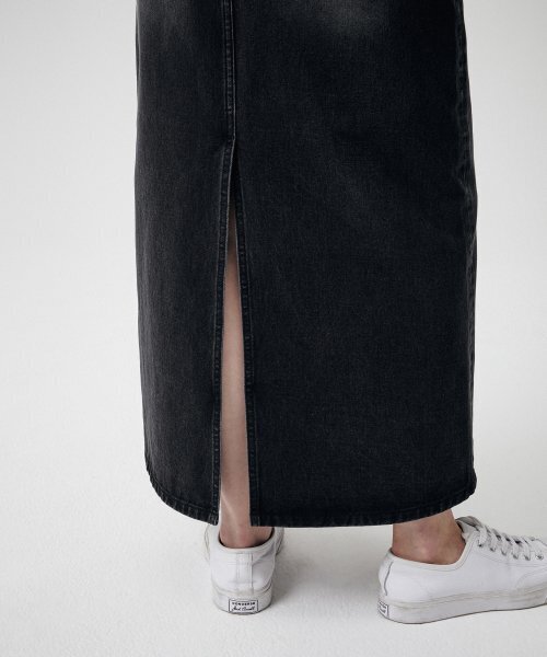 MUSINSA STANDARD WOMAN（ムシンサスタンダードウーマン）の「ウィメンズデニムマキシスカート[ウォッシュドブラック]（スカート・レディース・その他・X-SMALL/SMALL/MEDIUM/LARGE）」の10枚目の写真