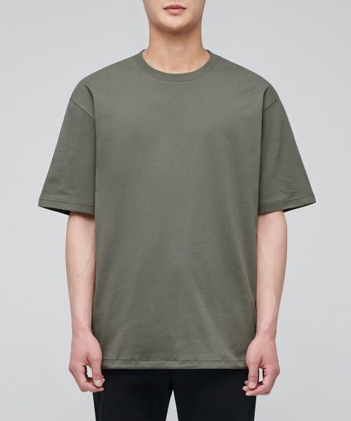 MUSINSA STANDARD（ムシンサスタンダード）の「リラックスフィットクルーネックストリングTシャツ[ダスティカーキ]（Tシャツ/カットソー・メンズ・その他・SMALL）」の2枚目の写真