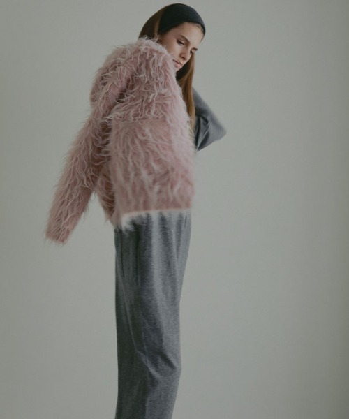 ETRE TOKYO（エトレトウキョウ）の「ダブルフェイスヘアリーニットカーディガン（カーディガン/ボレロ・レディース・ピンク/ライトベージュ・FREE）」の4枚目の写真