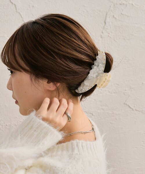 mystic（ミスティック）の「マーブルラウンドヘアクリップ（ブローチ/コサージュ・レディース・アイボリー/ブラウン・ONE SIZE）」の5枚目の写真