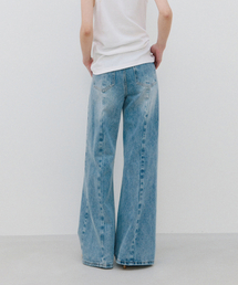 HANE（ハネ）の「ワイドセミフレアデニムパンツ_ライトブルー（デニムパンツ）」