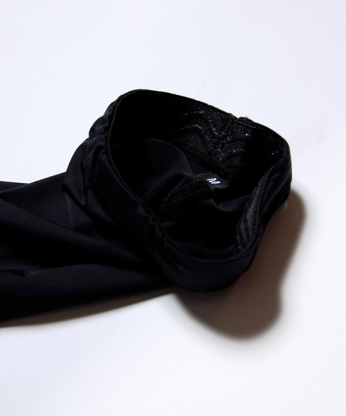 VIRGOwearworks(ヴァルゴウェアワークス)の「VGW ARM COVER2 LOGO(アームカバー・メンズ・ホワイト/ブラック・MEDIUM/LARGE)」の8枚目の写真