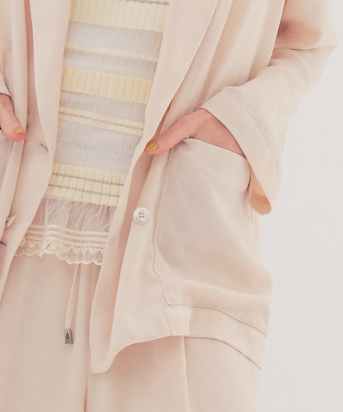 DRESSLAVE（ドレスレイブ）の「velvet satin relaxy jacket(ベルベットサテンリラクシージャケット)（テーラードジャケット・レディース・ブラック/ホワイト・38）」の6枚目の写真