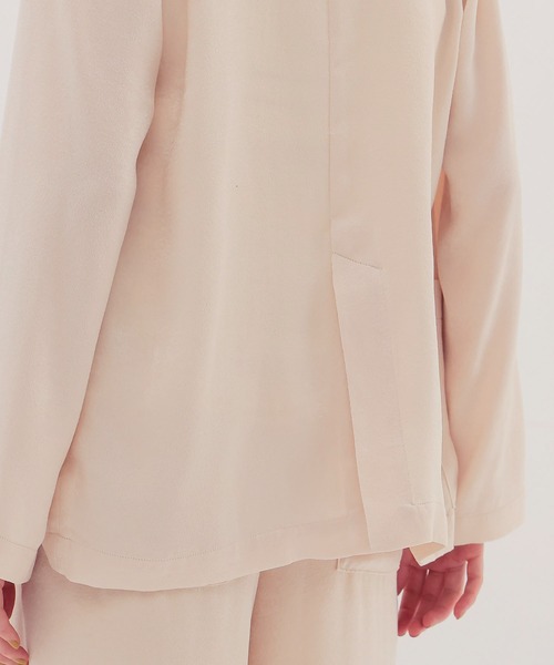 DRESSLAVE（ドレスレイブ）の「velvet satin relaxy jacket(ベルベットサテンリラクシージャケット)（テーラードジャケット・レディース・ブラック/ホワイト・38）」の7枚目の写真