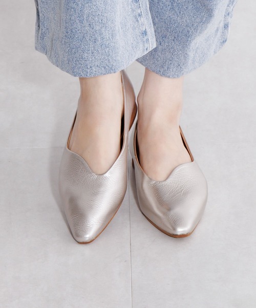 HIMIKO（ヒミコ）の「【HIMIKO】ウェーブカットフラットパンプス/661111（パンプス・レディース・プラチナム/ブラック/グレー系その他・22.0cm/22.5cm/23.0cm/23.5cm/24.0cm/24.5cm/25.0cm/25.5cm/26.0cm）」の11枚目の写真