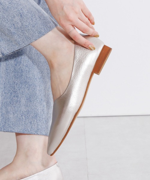 HIMIKO（ヒミコ）の「【HIMIKO】ウェーブカットフラットパンプス/661111（パンプス・レディース・プラチナム/ブラック/グレー系その他・22.0cm/22.5cm/23.0cm/23.5cm/24.0cm/24.5cm/25.0cm/25.5cm/26.0cm）」の13枚目の写真