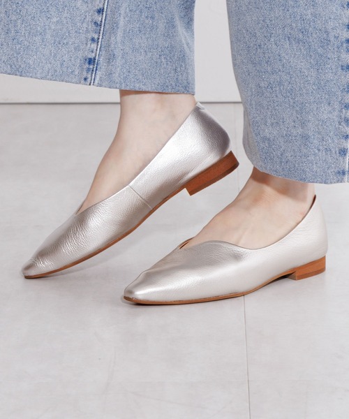 HIMIKO（ヒミコ）の「【HIMIKO】ウェーブカットフラットパンプス/661111（パンプス・レディース・プラチナム/ブラック/グレー系その他・22.0cm/22.5cm/23.0cm/23.5cm/24.0cm/24.5cm/25.0cm/25.5cm/26.0cm）」の14枚目の写真