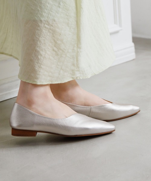 HIMIKO（ヒミコ）の「【HIMIKO】ウェーブカットフラットパンプス/661111（パンプス・レディース・プラチナム/ブラック/グレー系その他・22.0cm/22.5cm/23.0cm/23.5cm/24.0cm/24.5cm/25.0cm/25.5cm/26.0cm）」の7枚目の写真