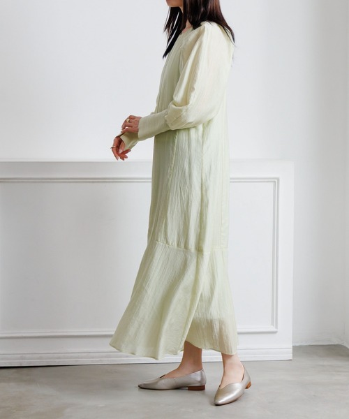 HIMIKO（ヒミコ）の「【HIMIKO】ウェーブカットフラットパンプス/661111（パンプス・レディース・プラチナム/ブラック/グレー系その他・22.0cm/22.5cm/23.0cm/23.5cm/24.0cm/24.5cm/25.0cm/25.5cm/26.0cm）」の8枚目の写真