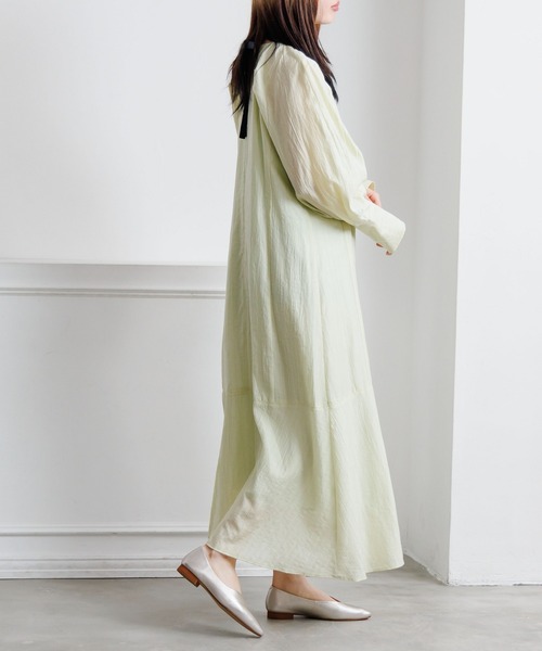 HIMIKO（ヒミコ）の「【HIMIKO】ウェーブカットフラットパンプス/661111（パンプス・レディース・プラチナム/ブラック/グレー系その他・22.0cm/22.5cm/23.0cm/23.5cm/24.0cm/24.5cm/25.0cm/25.5cm/26.0cm）」の10枚目の写真