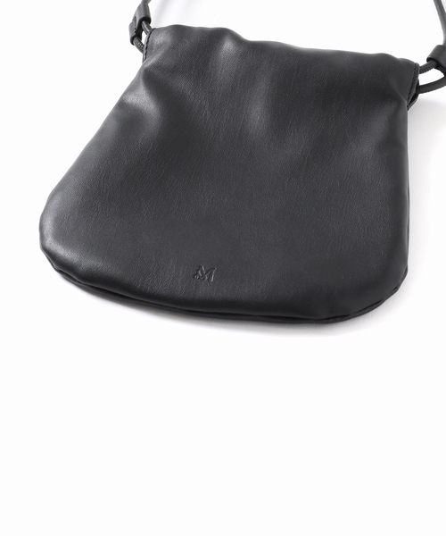 plage（プラージュ）の「&MyuQ / アンドミューク 別注 MINI バッグ（クラッチバッグ・レディース・ブラック・FREE）」の8枚目の写真