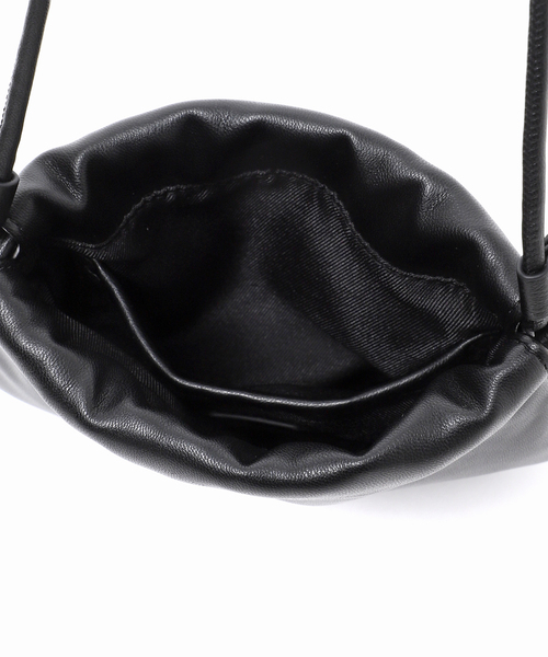 plage（プラージュ）の「&MyuQ / アンドミューク 別注 MINI バッグ（クラッチバッグ・レディース・ブラック・FREE）」の9枚目の写真