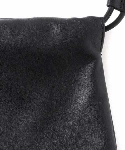 plage（プラージュ）の「&MyuQ / アンドミューク 別注 MINI バッグ（クラッチバッグ・レディース・ブラック・FREE）」の14枚目の写真