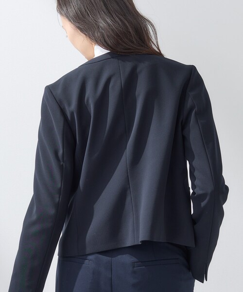 INDIVI（インディヴィ）の「【上品光沢／セレモニー／SETUP可能】切り替えデザインジャケット（ノーカラージャケット・レディース・ネイビー/ベージュ系5・38/36/19/40/15 /13/05）」の19枚目の写真