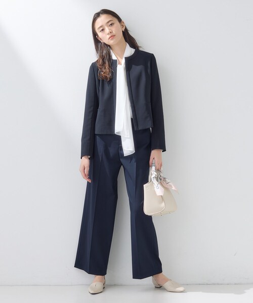 INDIVI（インディヴィ）の「【上品光沢／セレモニー／SETUP可能】切り替えデザインジャケット（ノーカラージャケット・レディース・ネイビー/ベージュ系5・38/36/19/40/15 /13/05）」の20枚目の写真