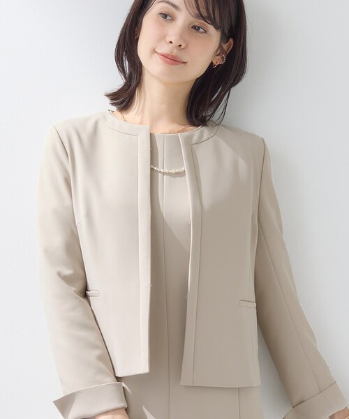 INDIVI（インディヴィ）の「【上品光沢／セレモニー／SETUP可能】切り替えデザインジャケット（ノーカラージャケット・レディース・ネイビー/ベージュ系5・38/36/19/40/15 /13/05）」の12枚目の写真