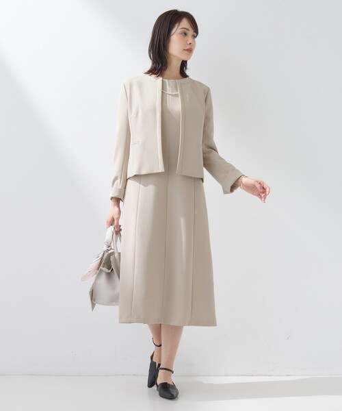 INDIVI（インディヴィ）の「【上品光沢／セレモニー／SETUP可能】切り替えデザインジャケット（ノーカラージャケット・レディース・ネイビー/ベージュ系5・38/36/19/40/15 /13/05）」の14枚目の写真