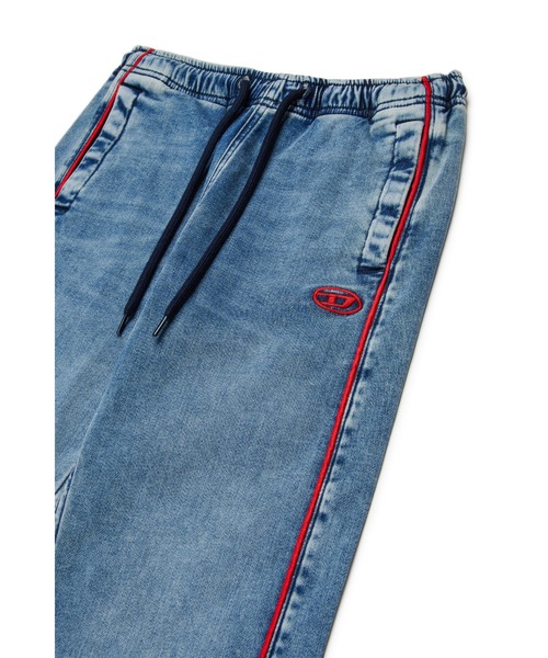 DIESEL（ディーゼル）の「キッズ デニムパンツ ジョグジーンズ D-AXOR-J JJJ（デニムパンツ・キッズ・インディゴブルー・8Y/4Y/6Y/14Y/16Y/12Y/10Y）」の3枚目の写真