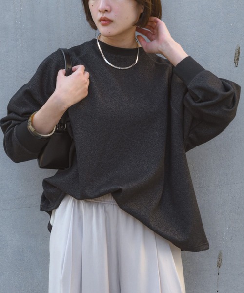 qualite（カリテ）の「【大人のスウェット】ラメスウェットプルオーバー/トレーナー/冬服/春服/きれいめスウェット（スウェット・レディース・モカ/クリーム/ブラック・フリー）」の2枚目の写真