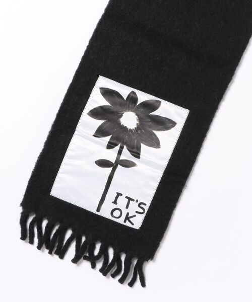 MARC JACOBS(マークジェイコブス)の「IT'S OK WOOL SCARF/デヴィッド・シュリグリー x マーク ジェイコブス イッツ オーケー ウール スカーフ(マフラー・レディース・ブラック系その他・ONE SIZE)」の8枚目の写真