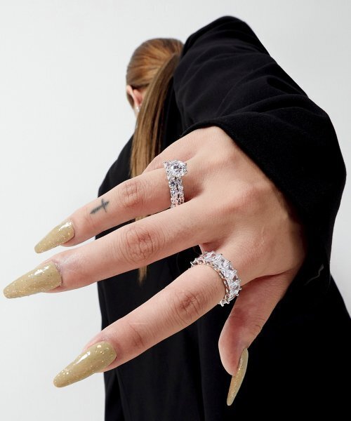 RAINDROP JEWELRY（レインドロップジュエリー）の「レインドロップエメラルドエタニティリング（リング・レディース・その他・11号/13号/17号）」の2枚目の写真