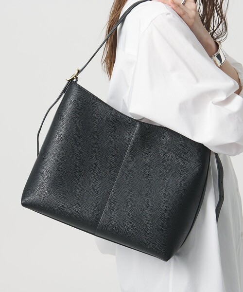 UNITED ARROWS（ユナイテッドアローズ）の「サイドバックル ワンショルダー バッグ（ショルダーバッグ・レディース・ベージュ/ブラック・FREE）」の5枚目の写真