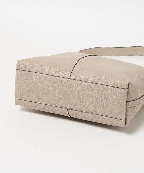 UNITED ARROWS（ユナイテッドアローズ）の「サイドバックル ワンショルダー バッグ（ショルダーバッグ・レディース・ベージュ/ブラック・FREE）」の13枚目の写真