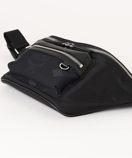 MCM(エムシーエム)の「MCM/エムシーエム/Fursten BeltBag MED(ボディバッグ/ウエストポーチ・レディース・ブラック・M)」の3枚目の写真