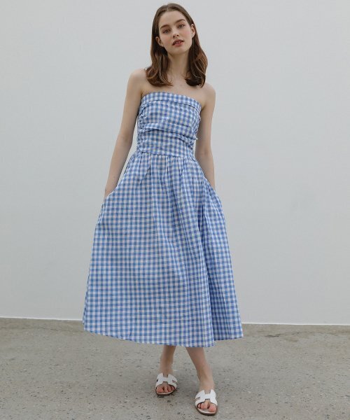 HYBERNAT(ハイバーナット)の「オフショルダー チューブトップワンピース 2カラー(ワンピース・レディース・その他・LARGE/SMALL/MEDIUM)」の1枚目の写真
